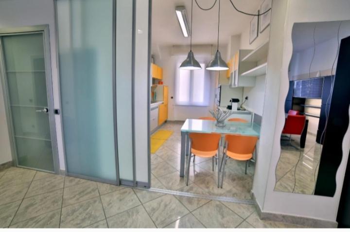 Appartamento Con Idromassaggio E Parcheggio Privato Gratuito,Strategico Per Le Cinque Terre E Golfo Dei Poeti La Spezia Dış mekan fotoğraf